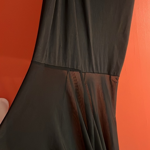 3/$15. Ladies Dress M/L - Picture 6 of 6